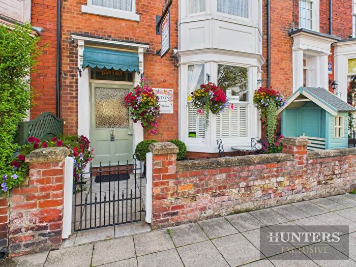 9 Bedroom Terraced House For Sale In West Avenue, Filey, YO14