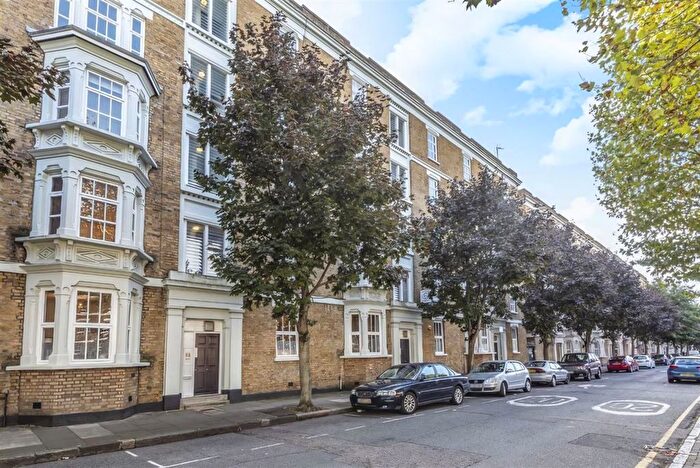 3 Bedroom Flat To Rent In Corfield Street, London, E2