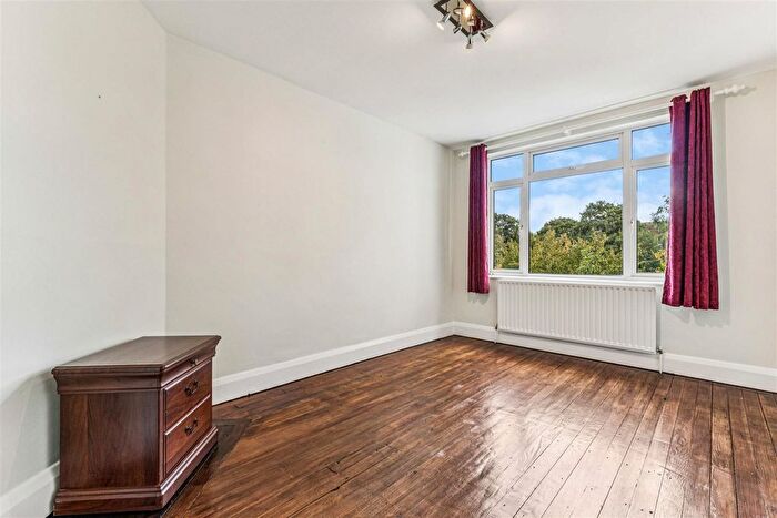 2 Bedroom Flat To Rent In Ingleborough Street, London, SW9