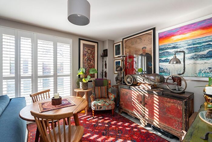 1 Bedroom Flat For Sale In Chalkpit Lane, Dorking, RH4