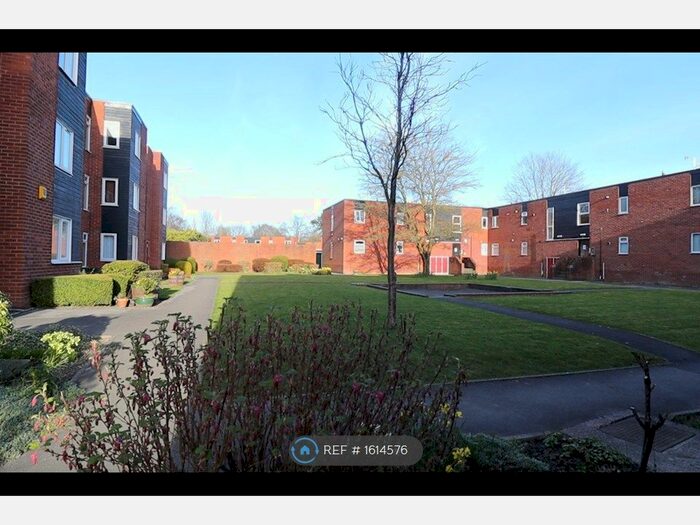 2 Bedroom Flat To Rent In Blackmoor Court, Leeds, LS17
