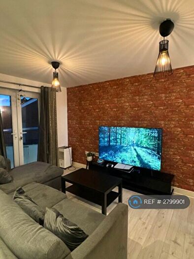 2 Bedroom Flat To Rent In Park View Court, West Bromwich, B70