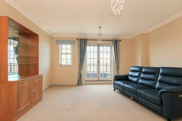2 Bedroom Retirement Property For Sale In Ravens Court, Castle Village, Berkhamsted, Hertfordshire, HP4