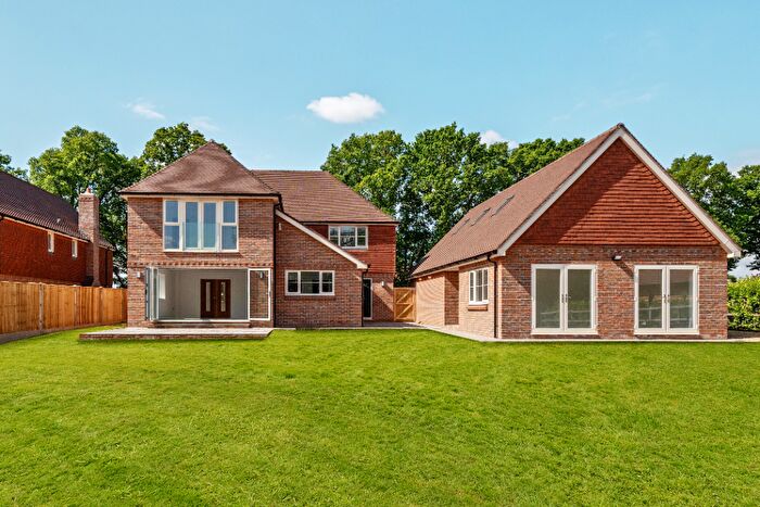 4 Bedroom Detached House For Sale In Southwick Road, North Boarhunt, Fareham, PO17