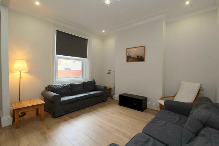 5 Bedroom Property To Rent In Sunbury Avenue, Newcastle Upon Tyne, NE2