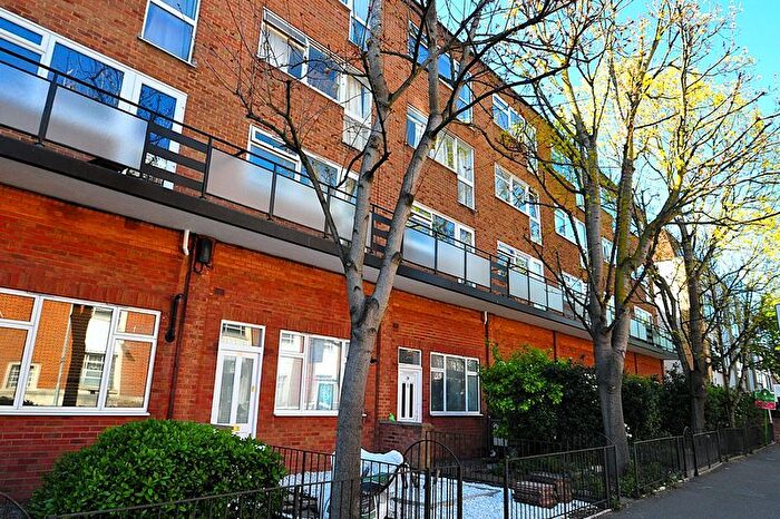 Studio For Sale In Coombe Road, New Malden, KT3