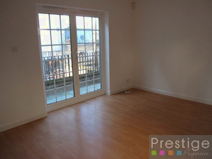 2 Bedroom Apartment To Rent In Kentish Town Road, London, NW5