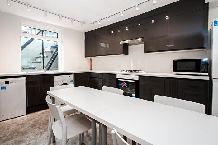 1 Bedroom Terraced House To Rent In Edinburgh Road, Brighton, East Sussex, BN2