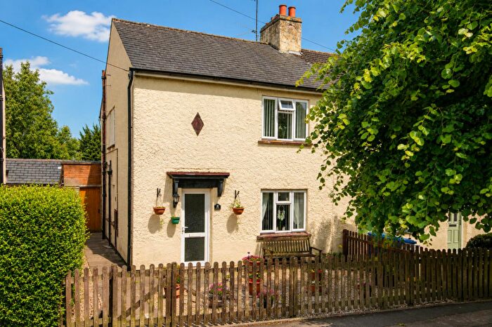 3 Bedroom House For Sale In Harrington Road, Desborough, Kettering, NN14