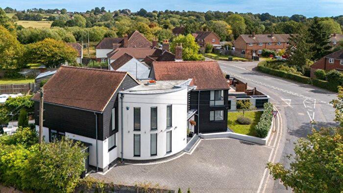 4 Bedroom Detached House For Sale In The Pinnock, Pluckley, TN27