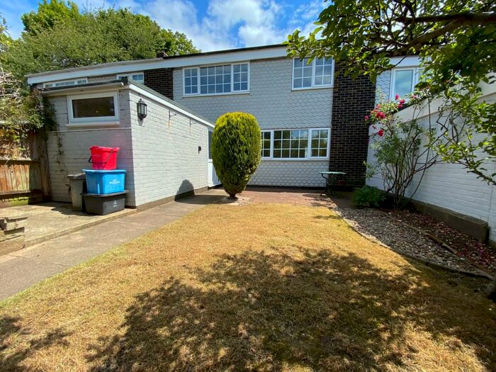 3 Bedroom House To Rent In Lonsdale Road, SG1