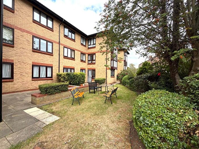2 Bedroom Retirement Property For Sale In Back Street, Biggleswade, SG18