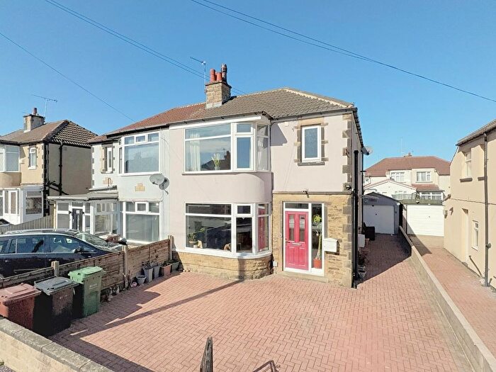 3 Bedroom Semi Detached House For Sale In Ederoyd Crescent, Stanningley, Pudsey, LS28