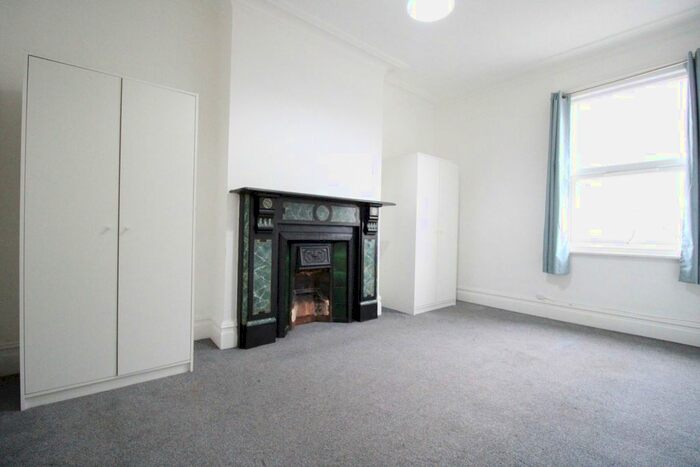 2 Bedroom Flat To Rent In Chamberlayne Road, London, NW10