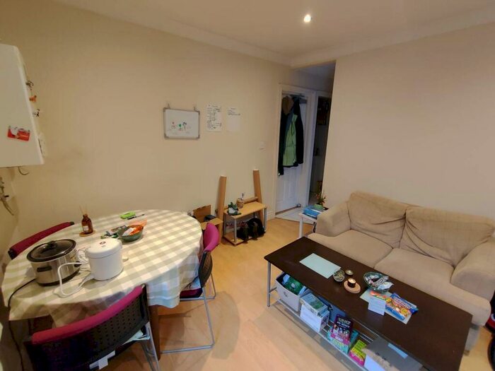 2 Bedroom Flat To Rent In Miskin Street, Cathays, Cardiff, CF24