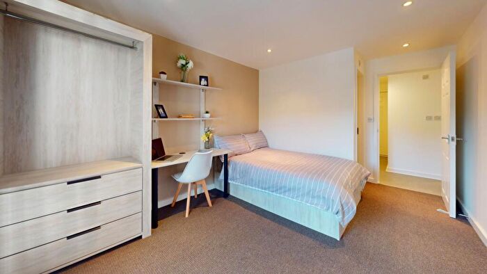 2 Bedroom House To Rent In St Ann's Court, Leeds, LS5