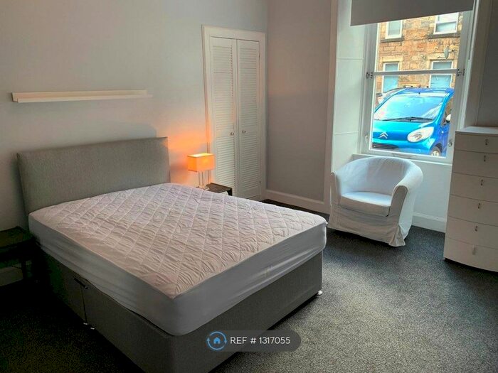 2 Bedroom Flat To Rent In Bruce Street, Stirling FK8