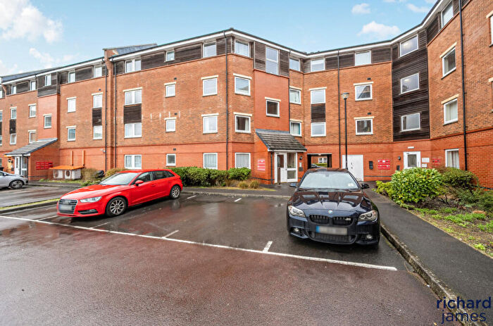 2 Bedroom Flat For Sale In Old Town, Swindon, SN1
