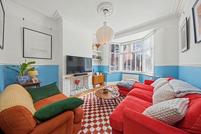 4 Bedroom Terraced House For Sale In Fairfield Road, Chesterfield, S40