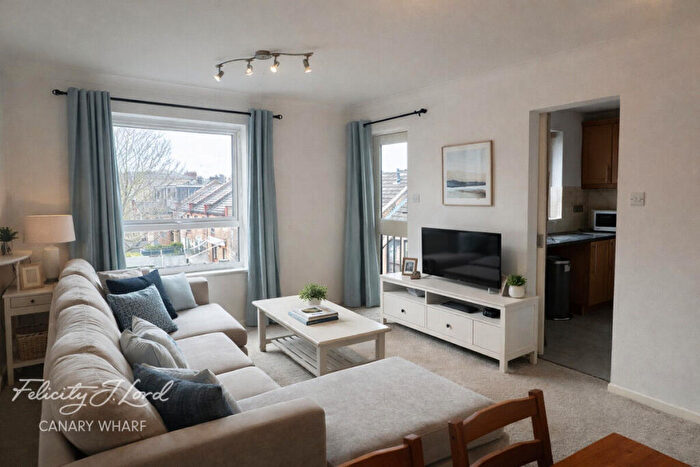 2 Bedroom Apartment To Rent In Ferry Street, London, E14