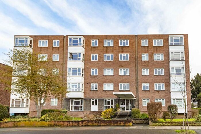 Studio To Rent In Adelaide Road, Surbiton, KT6