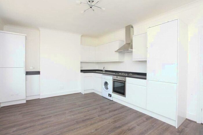 2 Bedroom Apartment To Rent In Ravenhurst Avenue, Hendon, NW4