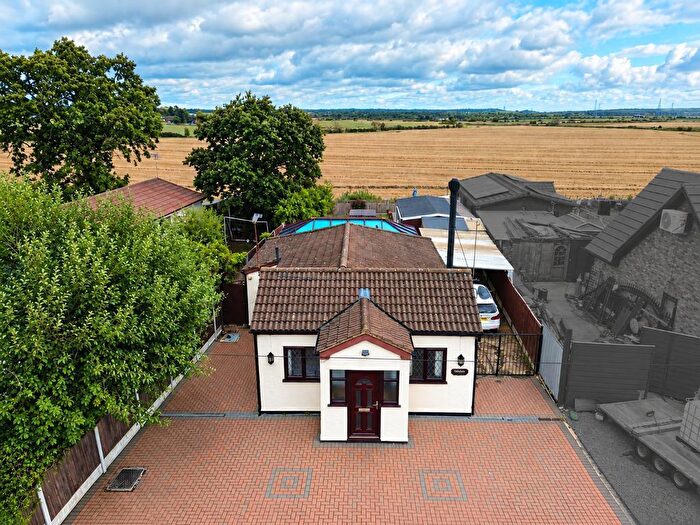 2 Bedroom Detached House For Sale In Hertford Drive, Fobbing, Essex, SS17