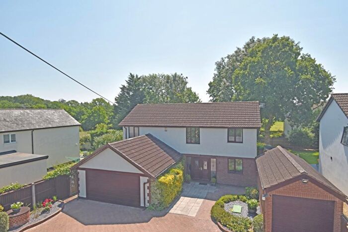 4 Bedroom Detached House For Sale In Uffculme Road, Willand, Cullompton, EX15