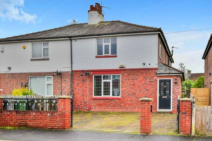 4 Bedroom House To Rent In Oaklea Road, Sale, Greater Manchester, M33