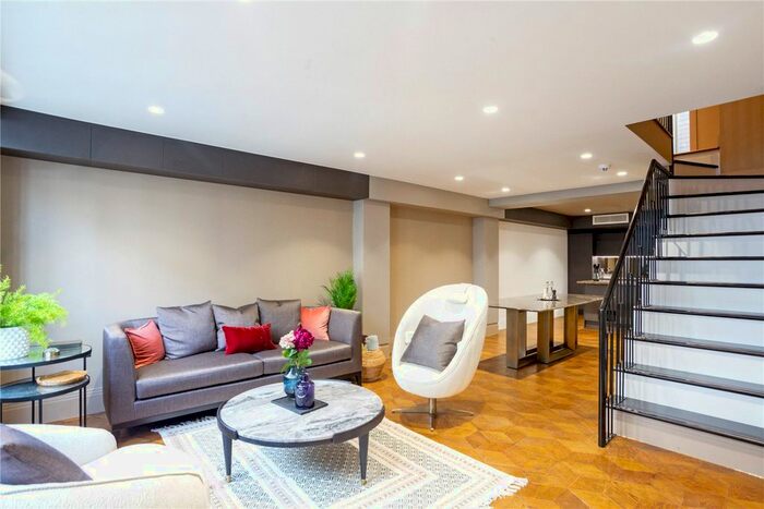 2 Bedroom Flat To Rent In Cheval Place, London, SW7