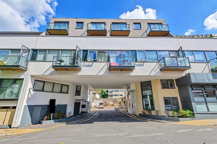 3 Bedroom Apartment To Rent In St. Marys Road, Surbiton, KT6