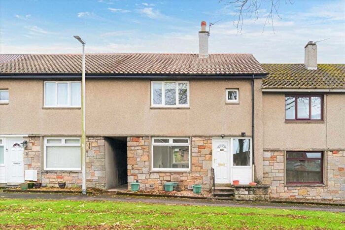 3 Bedroom Terraced House For Sale In Craigmore Gardens, Torryburn, KY12