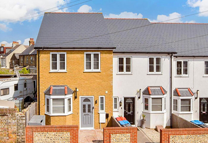 3 Bedroom End Of Terrace House For Sale In Grange Road, Ramsgate, Kent, CT11