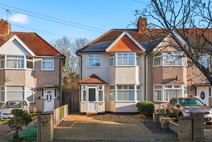 3 Bedroom End Of Terrace House For Sale In Rutland Drive, Morden, SM4