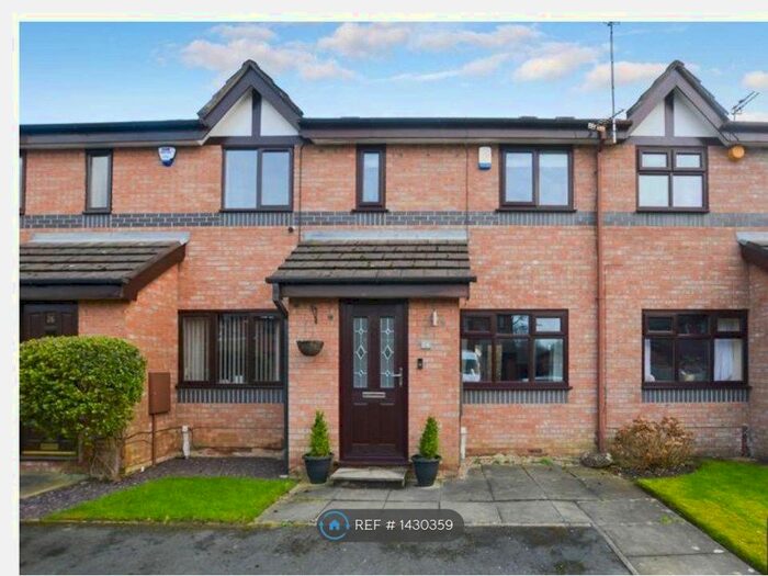 2 Bedroom Terraced House To Rent In College Close, Stockport, SK2