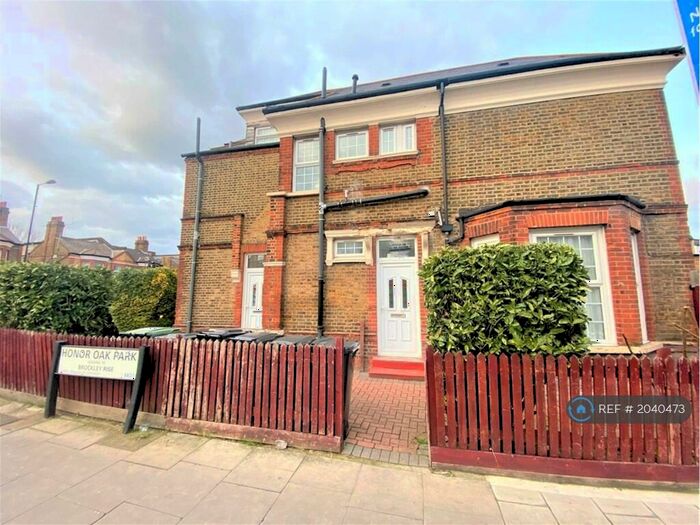Studio To Rent In Stondon Park, London, SE23