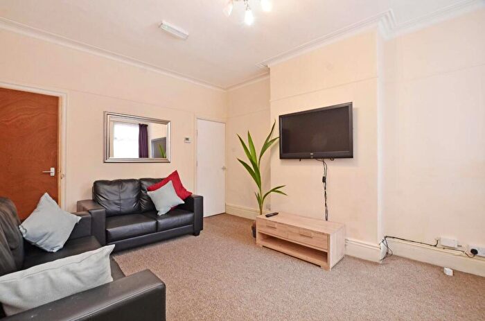 5 Bedroom House To Rent In Ecclesall Road, S11