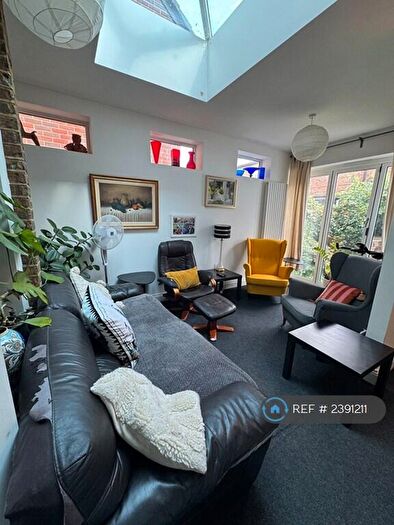 2 Bedroom Flat To Rent In Acre Road, Kingston Upon Thames, KT2