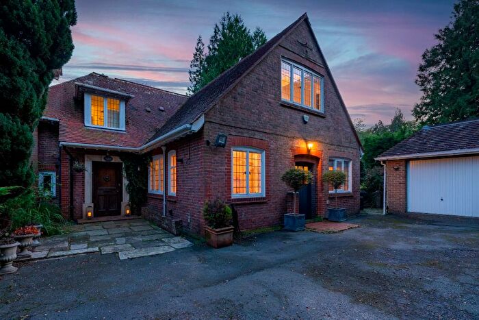 6 Bedroom Semi Detached House For Sale In Edenbridge Road, Hartfield, TN7