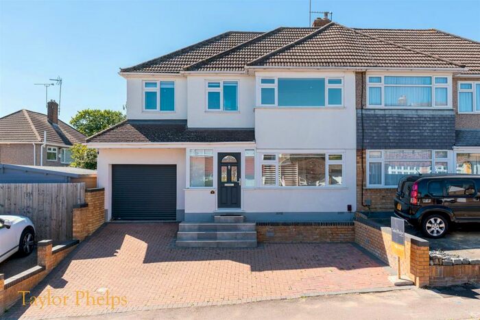 4 Bedroom Semi-Detached House To Rent In Maycroft Road, West Cheshunt, EN7