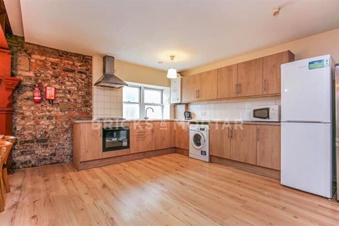 5 Bedroom Apartment To Rent In (£pppw) Leazes Arcade, City Centre, Newcastle Upon Tyne, NE1