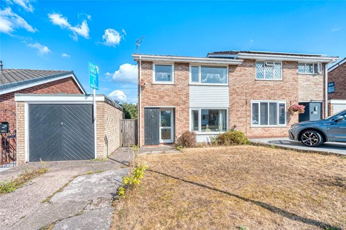 3 Bedroom Semi-Detached House For Sale In Firbeck Gardens, Stafford, Staffordshire, ST17