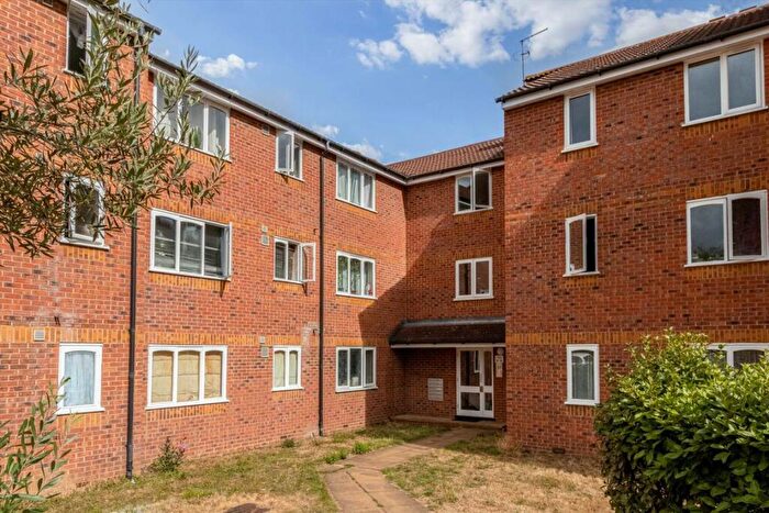 Studio To Rent In Brindley Close, Alperton, HA0