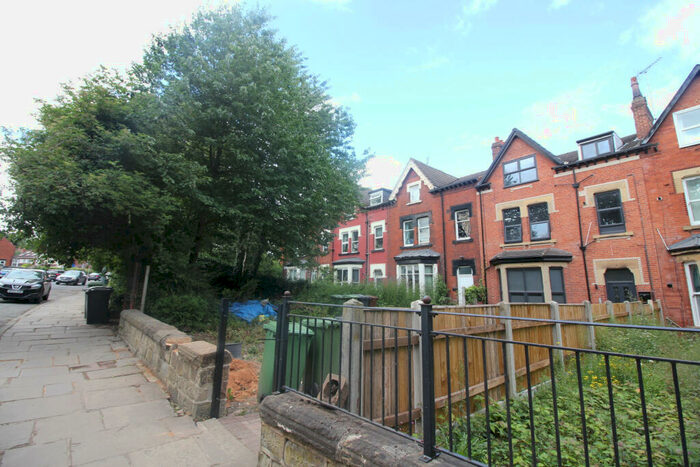 2 Bedroom Apartment To Rent In St. Martins Terrace, Leeds, West Yorkshire, LS7