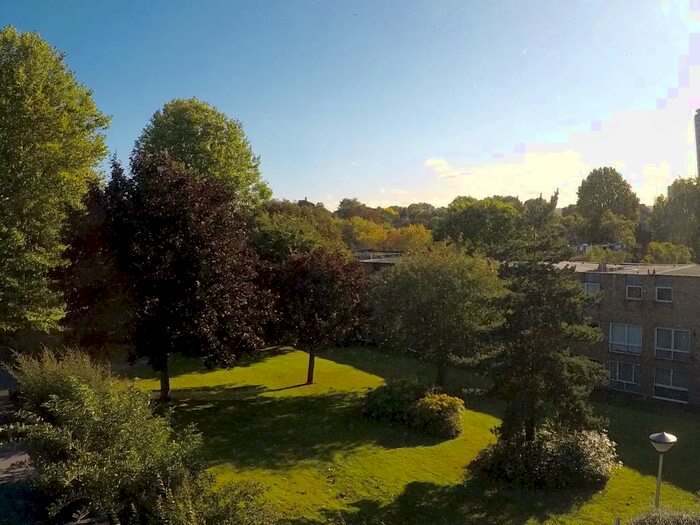 2 Bedroom Terraced House To Rent In Leyburn Gardens, Croydon, CR0