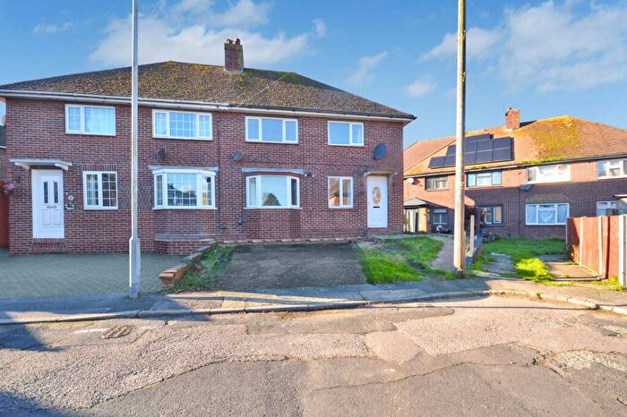4 Bedroom Semi Detached House For Sale In Woodfield Close, Folkestone, CT19