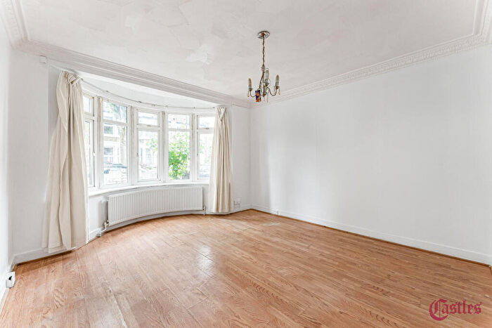 3 Bedroom House For Sale In Cambrian Road, London, E10