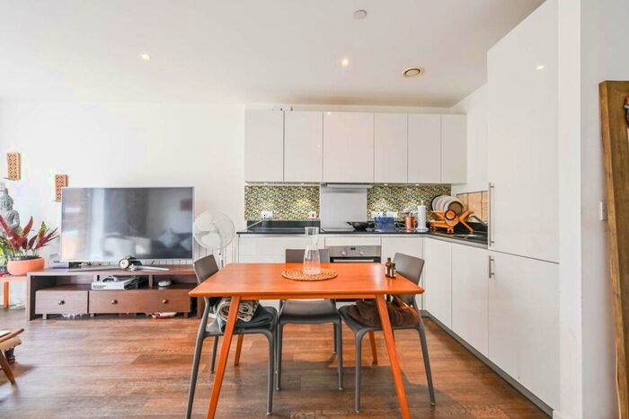 1 Bedroom Flat To Rent In Compton House, Victory Parade, Woolwich, London, SE18