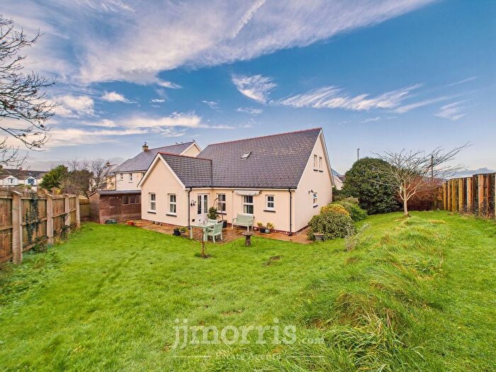 4 Bedroom Detached Bungalow For Sale In Maes Waldo, Fishguard, SA65