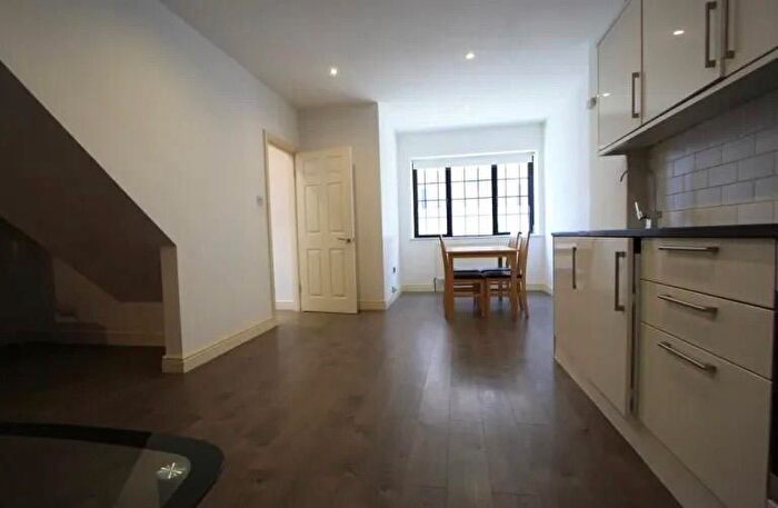 1 Bedroom Flat To Rent In Astoria Walk, London, SW9
